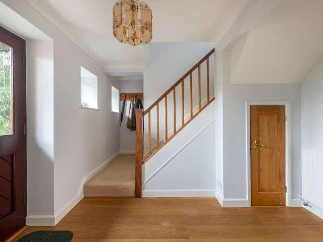 5 bed house for sale