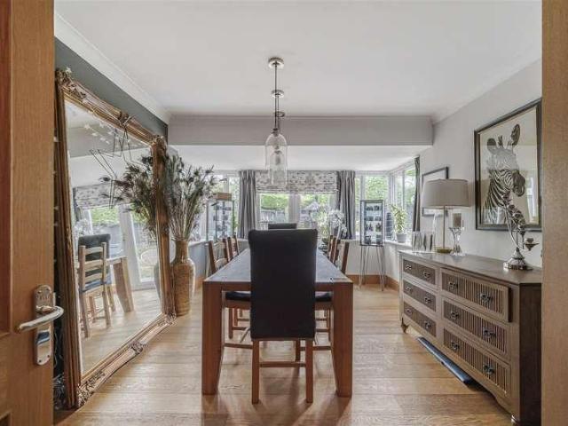 5 bed house for sale