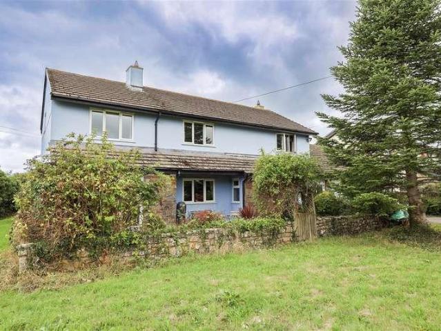 5 bed house for sale