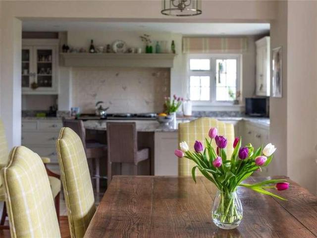 5 bed house for sale