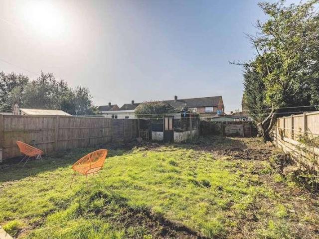 5 bed house for sale