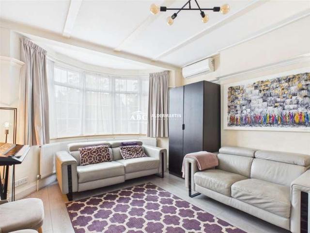 5 bed house for sale