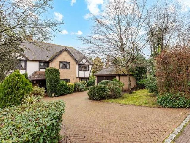 5 bed house for sale