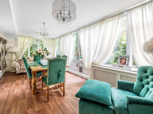 5 bed house for sale