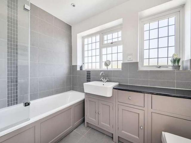 5 bed house for sale