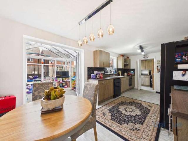 5 bed house for sale