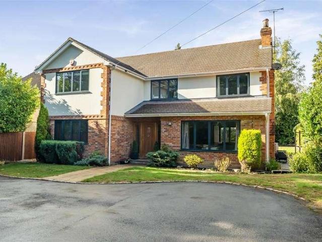 5 bed house for sale