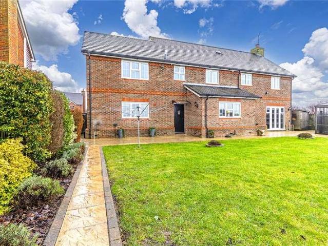5 bed house for sale