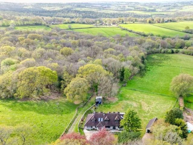 5 bed house for sale