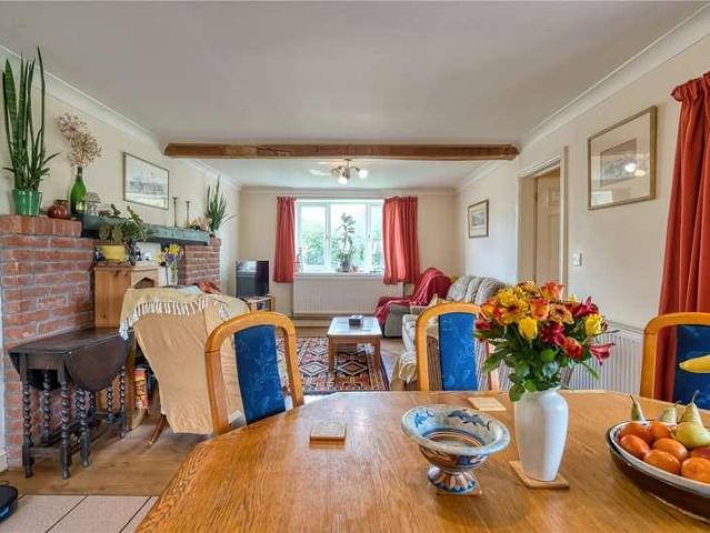 5 bed house for sale