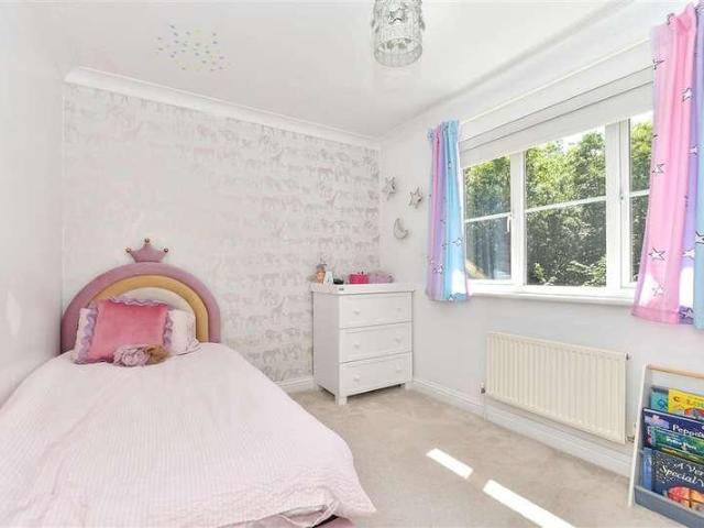 5 bed house for sale