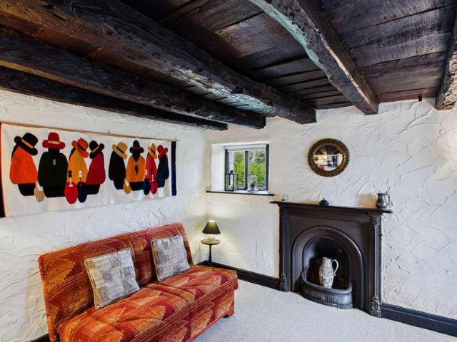 5 bed house for sale