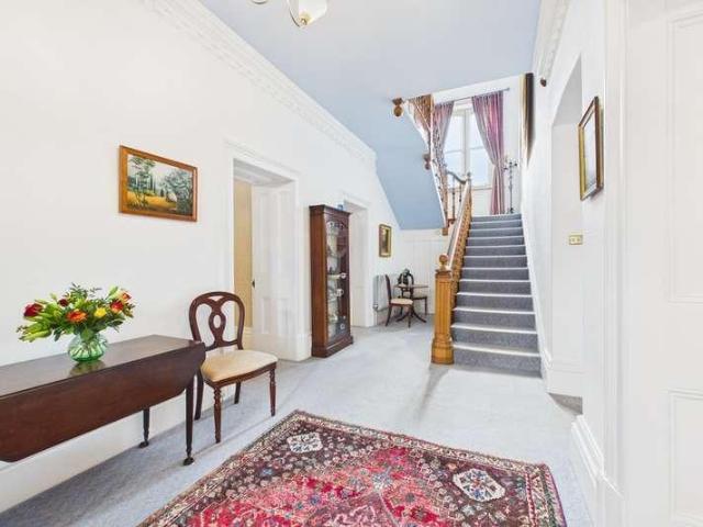 5 bed house for sale