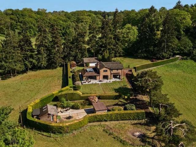 5 bed house for sale