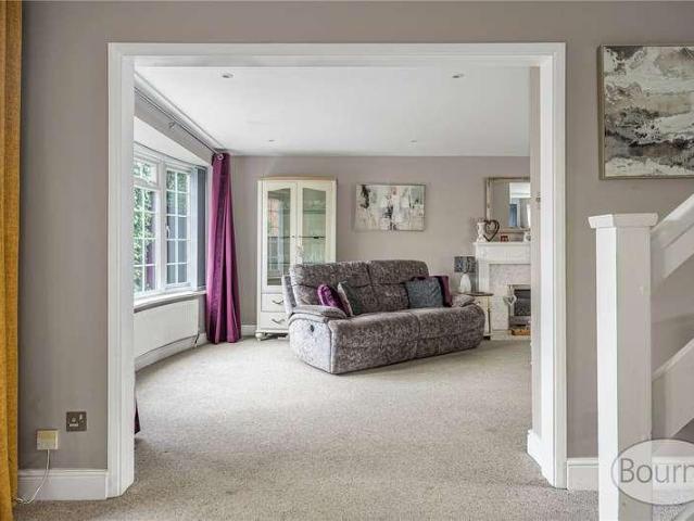 5 bed house for sale