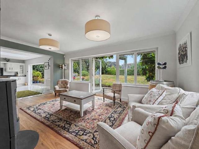 5 bed house for sale