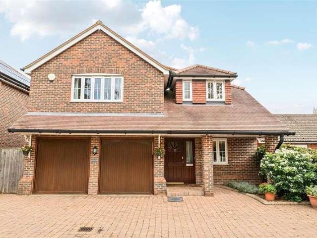 5 bed house for sale