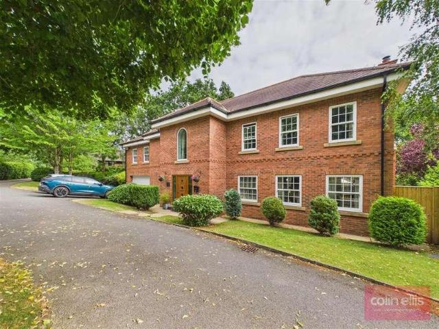 5 bed house for sale