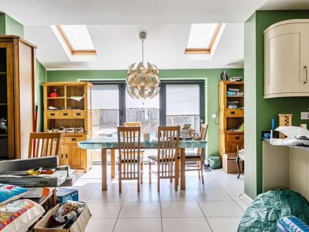 5 bed house for sale