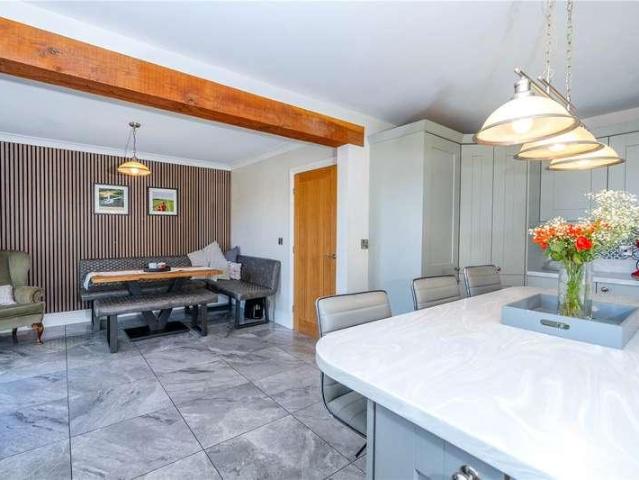 5 bed house for sale