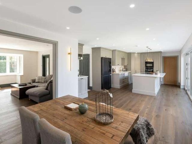 5 bed house for sale