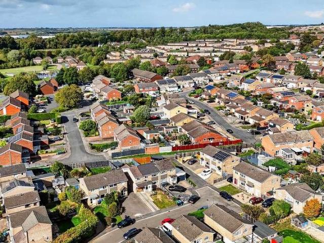 2 bed flat for sale