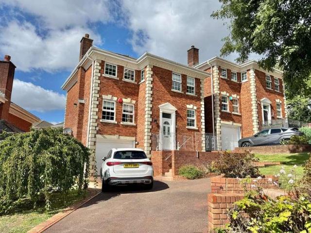 5 bed house for sale