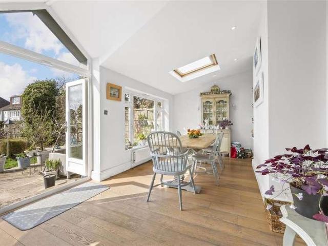 5 bed house for sale