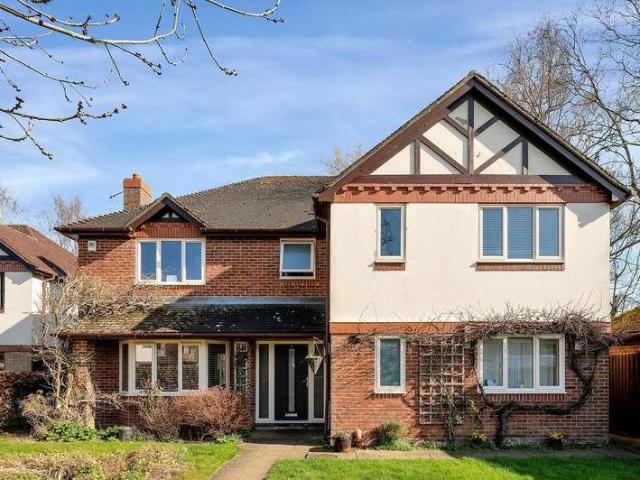 5 bed house for sale