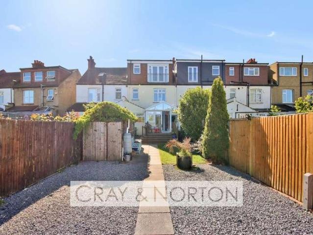 5 bed house for sale