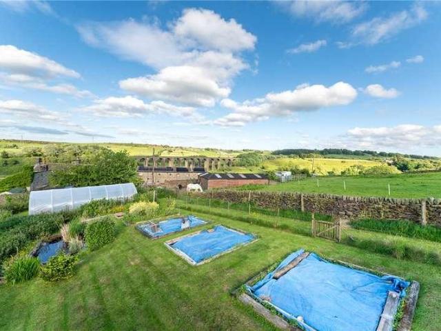5 bed house for sale