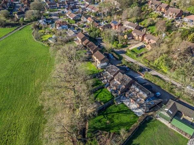 5 bed house for sale