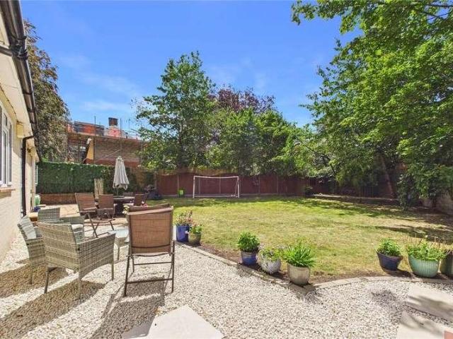 5 bed house for sale