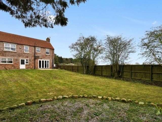5 bed house for sale