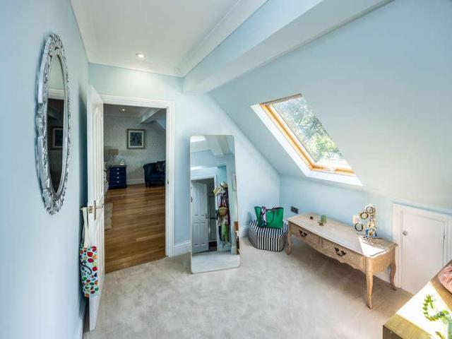 5 bed house for sale