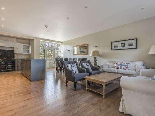 5 bed house for sale