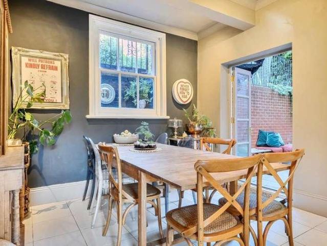5 bed house for sale