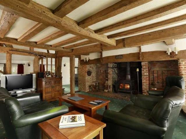 5 bed house for sale