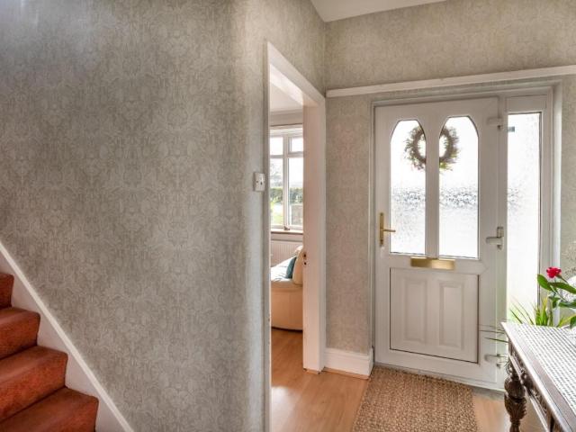 5 bed house for sale