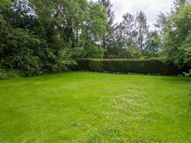 5 bed house for sale