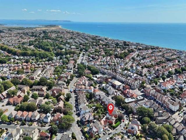 5 bed house for sale