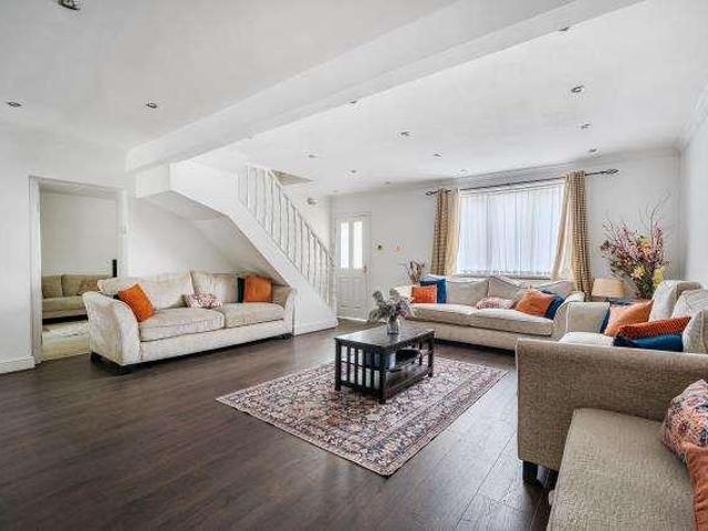 5 bed house for sale