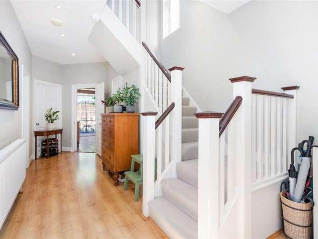5 bed house for sale