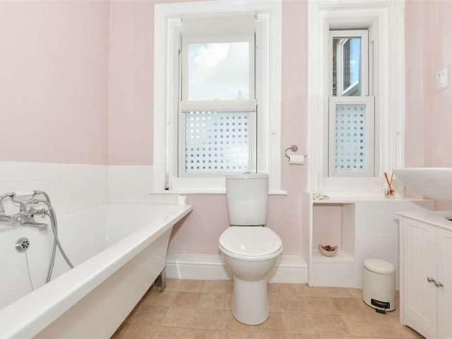 5 bed house for sale
