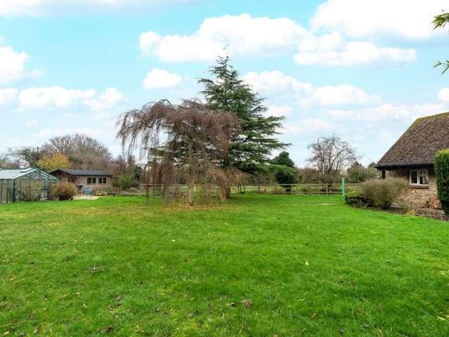 5 bed house for sale