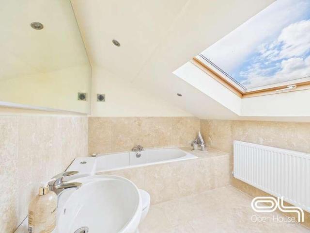 5 bed house for sale