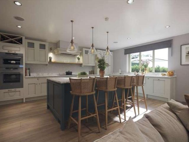 5 bed house for sale