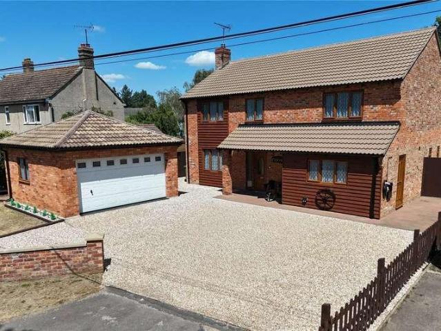5 bed house for sale