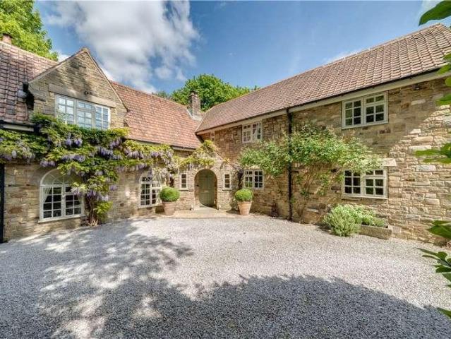 5 bed house for sale