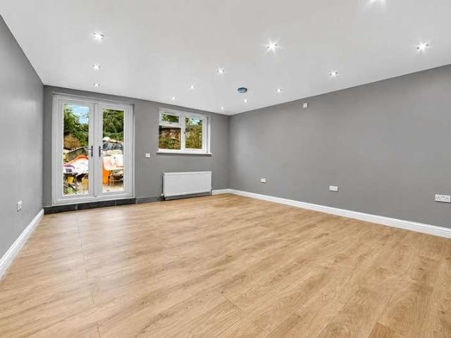 5 bed house for sale